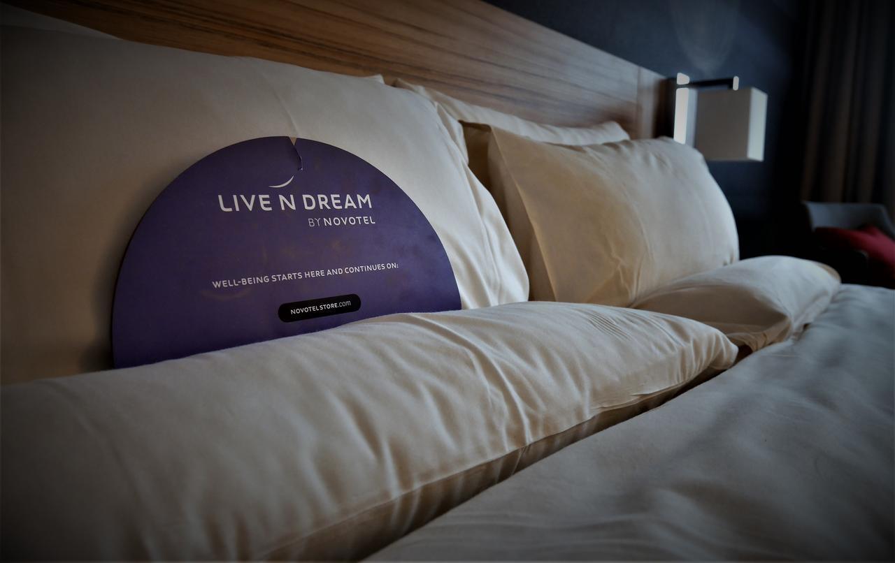 Novotel London Stansted Airport Станстед Маунтфитчет Екстериор снимка