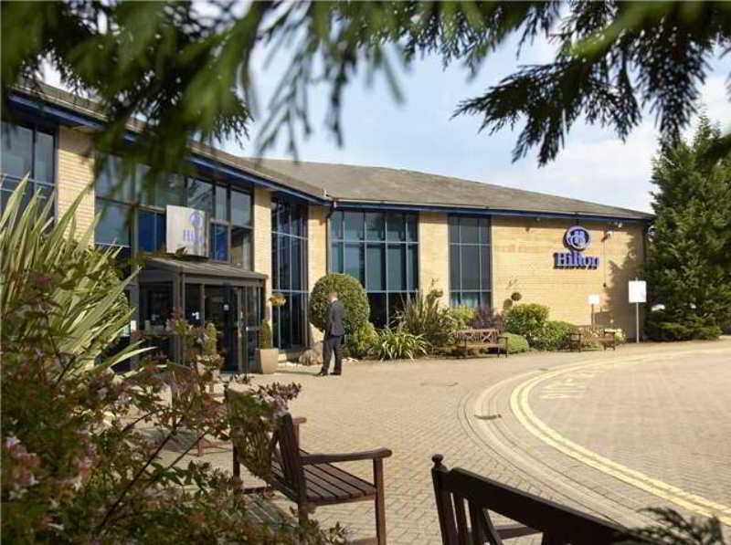 Novotel London Stansted Airport Станстед Маунтфитчет Екстериор снимка